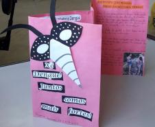 Tutora Liz Kazmirczak Pereira registra atividades desenvolvidas pelo Colégio Estadual Carlos Gomes de Ubiratã