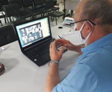 Chefe do Núcleo Regional de Educação de Goioerê promove reunião remota com sua equipe