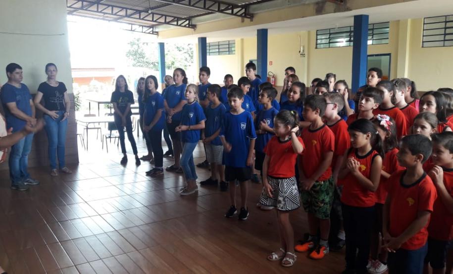 Escola Estadual do Campo São João - Escolas em dualidade tem seu primeiro dia de aula juntas. Houve uma bela recepção aos alunos.