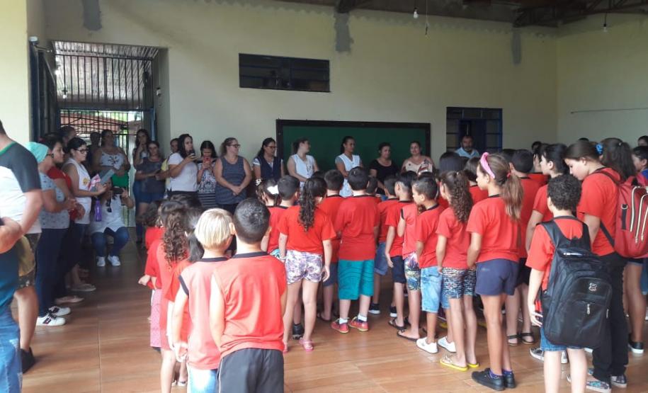 Escola Estadual do Campo São João - Escolas em dualidade tem seu primeiro dia de aula juntas. Houve uma bela recepção aos alunos.