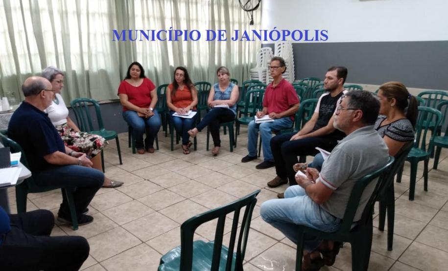 O NRE de Goioerê iniciou a semana com reuniôes in loco