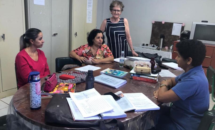 Reunião na Escola Estadual do Campo Palmital