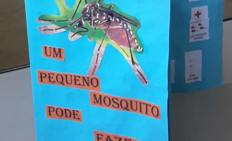 Tutora Liz Kazmirczak Pereira registra atividades desenvolvidas pelo Colégio Estadual Carlos Gomes de Ubiratã