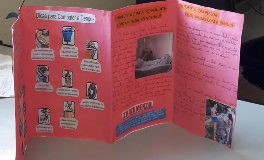 Tutora Liz Kazmirczak Pereira registra atividades desenvolvidas pelo Colégio Estadual Carlos Gomes de Ubiratã