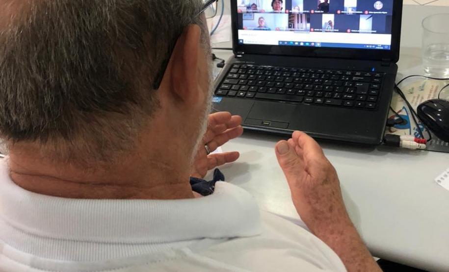 Reunião semanal com os diretores