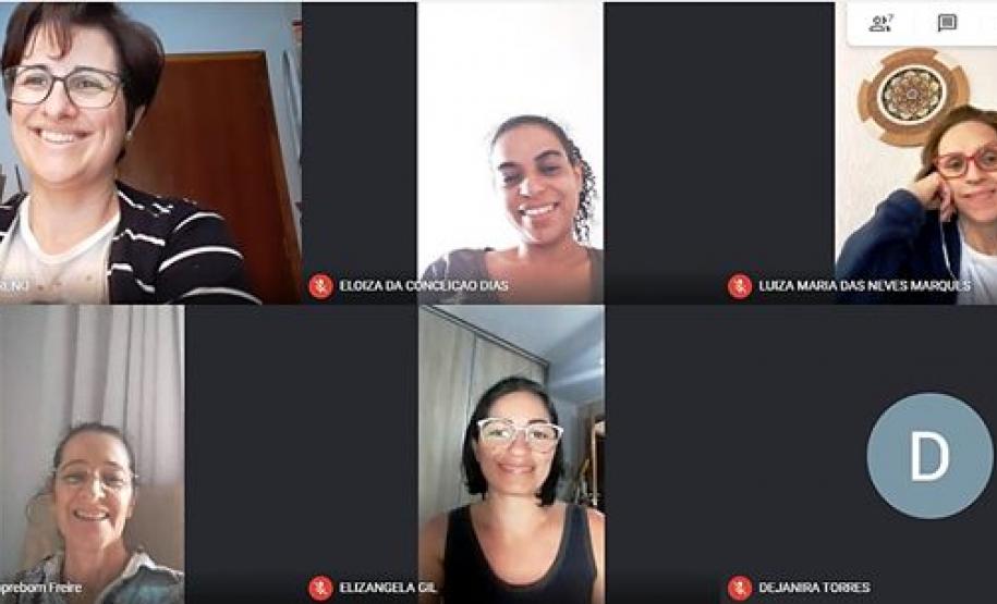 Reunião de orientação com os professores de Arte