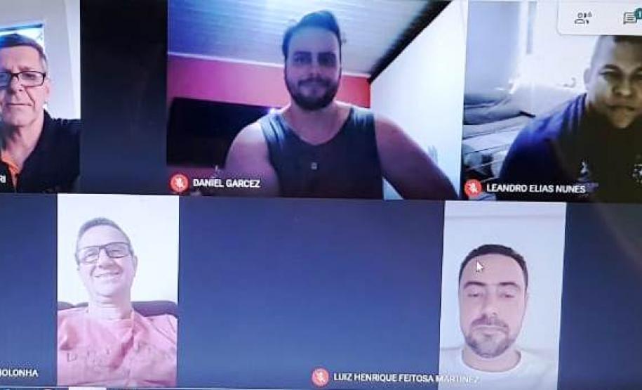 NRE de Goioerê - Técnica Pedagógica da Educação Física coordena Meet.